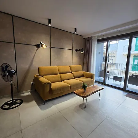 Spacious In Sliema- Near The Sea Apartament *